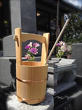 時代提げ物 人物根付 天然素材 【桶職人】高さ約2.7cm重さ約12ｇ 小さめサイズ!! ころんとしたシルエットの可愛らしい片口 DC7942